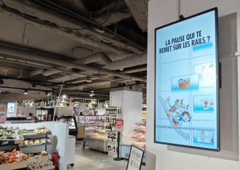 Publicité red bull sur écran DOOH